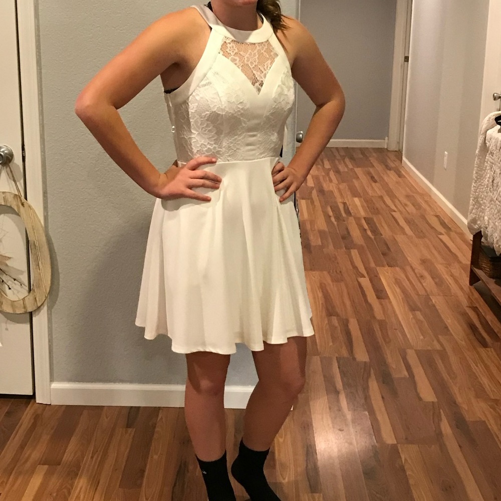 Dress - Picture 4 of 6
